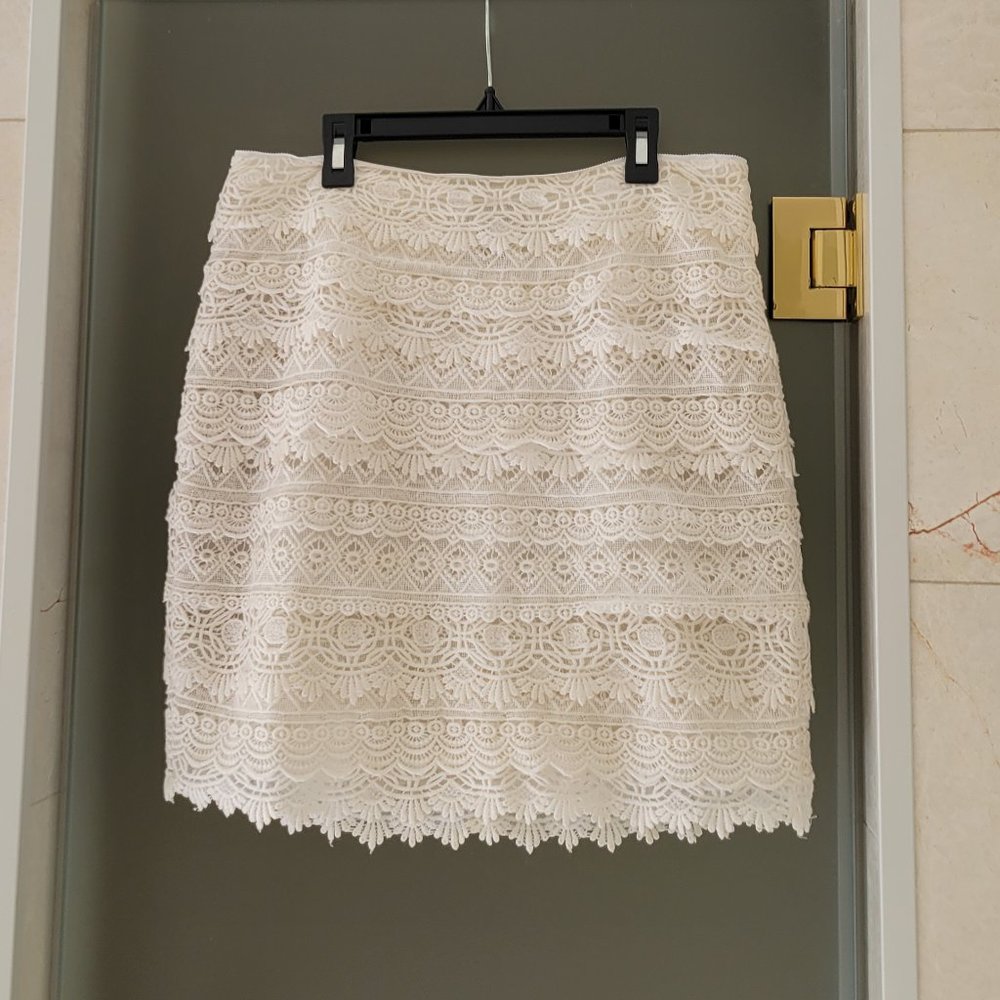 EUC White House Black Market Lace Skirt 6